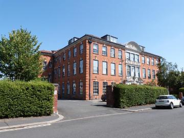2 bedroom ground flat to rent