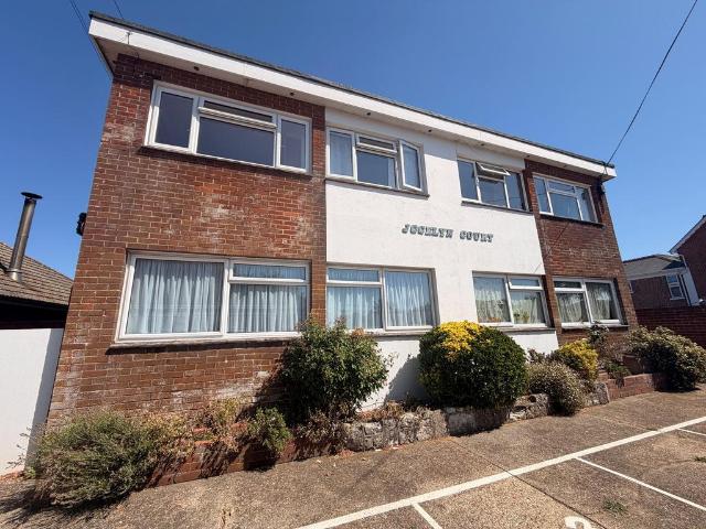 2 bedroom ground flat to rent