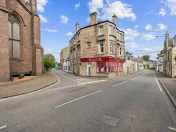 2 bedroom ground flat to rent