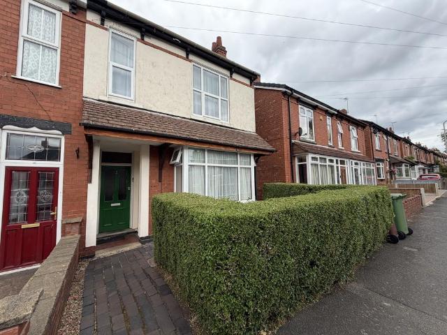 2 bedroom ground flat to rent