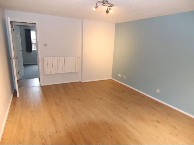 2 Bedroom Ground Floor Maisonette