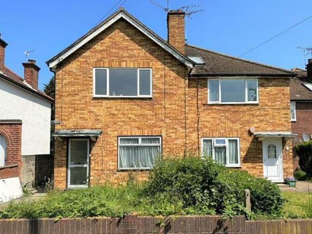 2 Bedroom Ground Floor Maisonette For Sale In Greenford, Middlesex