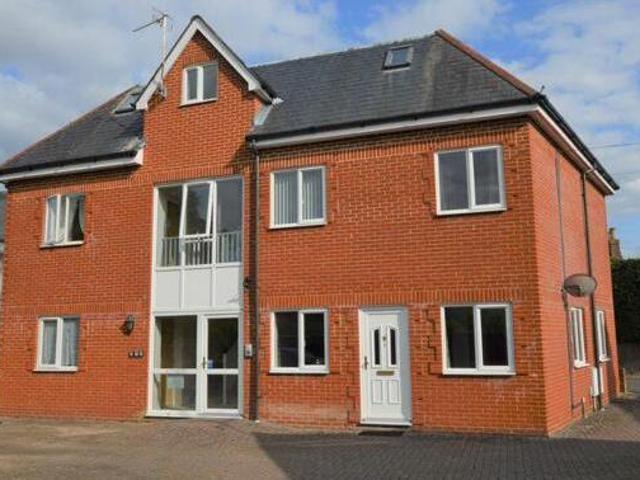 2 Bedroom Ground Floor Maisonette For Sale In Rack Close Road, Alton