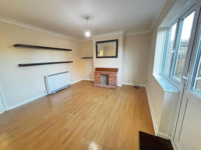 2 bedroom ground floor maisonette to rent