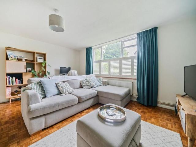 2 bedroom ground floor maisonette to rent