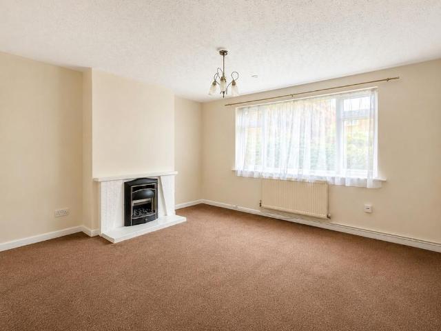 2 bedroom ground floor maisonette to rent