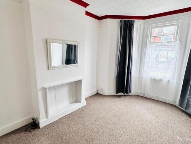 2 bedroom ground floor maisonette to rent
