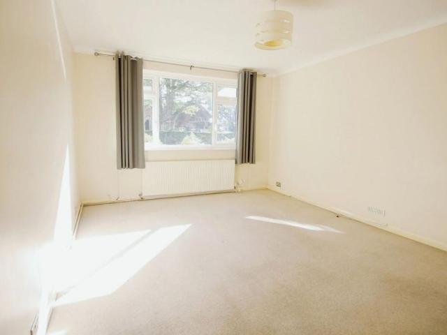 2 bedroom ground floor maisonette to rent