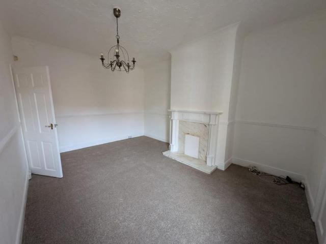 2 bedroom ground floor maisonette to rent
