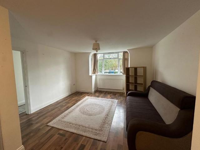 2 bedroom ground floor maisonette to rent