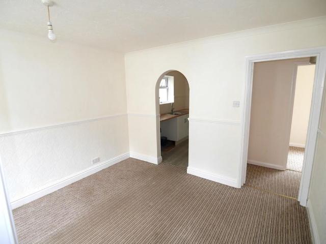 2 bedroom ground floor maisonette to rent