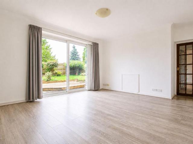 2 bedroom ground floor maisonette to rent