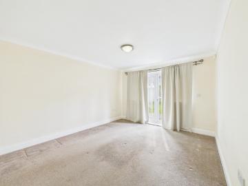 2 Bedroom Ground Floor Apartment