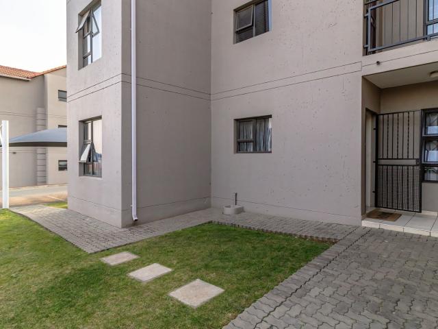 2 Bedroom Ground Floor Apartment to Rent – Sunset Place