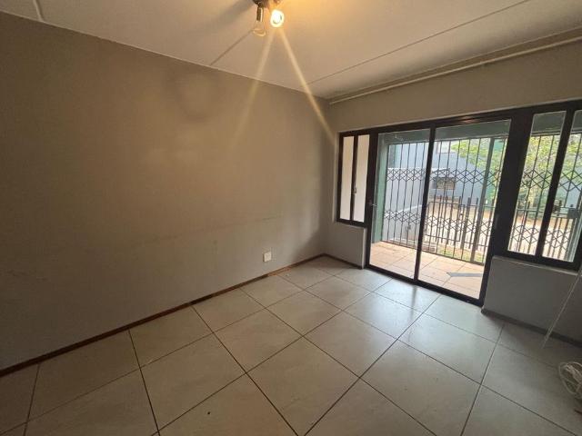 2 Bedroom Ground Floor Apartment with Private Garden To Let