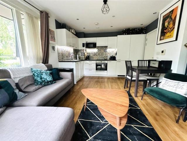 2 bedroom ground floor flat