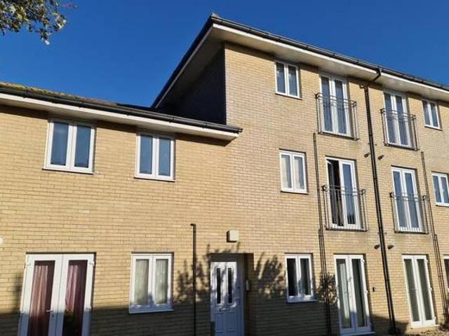 2 bedroom ground floor flat for rent in Cross Street Newport PO30
