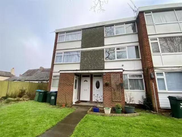 2 bedroom ground floor flat for rent in Beckbury Road, Walsgra.