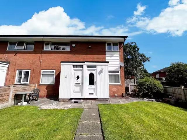 2 bedroom ground floor flat for rent in Hatherleigh Walk, Bolt.