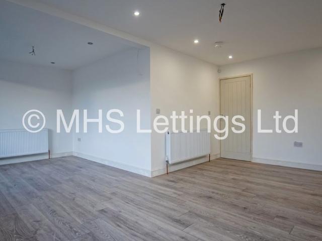 2 Bedroom Ground Floor Flat for rent in Primley Park Road