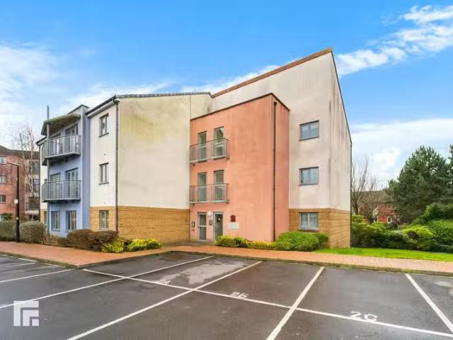 2 bedroom ground floor flat for rent in Ty Cwmpas, Rhodfa'r Gw.