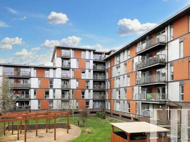 2 Bedroom Ground Floor Flat For Sale In Crawley