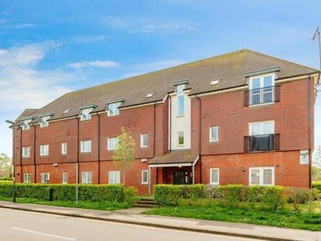 2 Bedroom Ground Floor Flat For Sale In Crawley