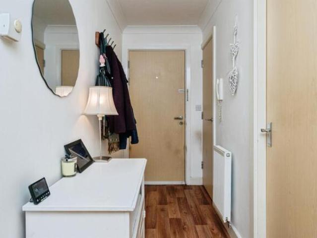 2 bedroom ground floor flat for sale in Cwrt Y Terfyn, Saltney, Chester, CH4