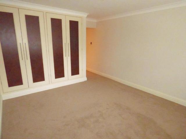 2 bedroom ground floor flat for sale in Beckenham