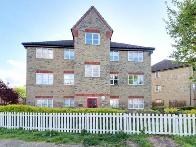 2 Bedroom Ground Floor Flat For Sale In South Ockendon