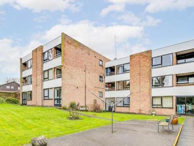 2 Bedroom Ground Floor Flat For Sale In Ware