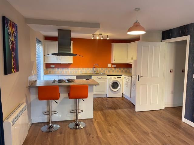 2 Bedroom Ground Floor Flat To Let in Chippenham, SN14