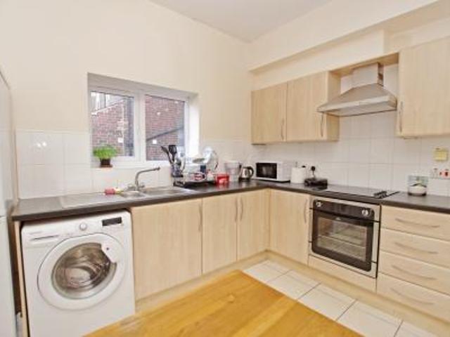 2 bedroom Ground floor flat To Let