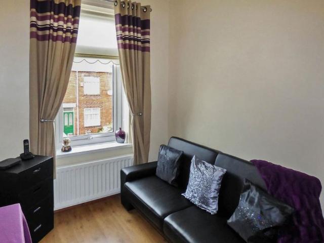 2 bedroom ground floor flat to rent