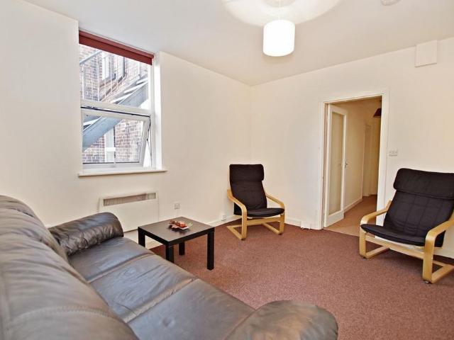2 bedroom ground floor flat to rent