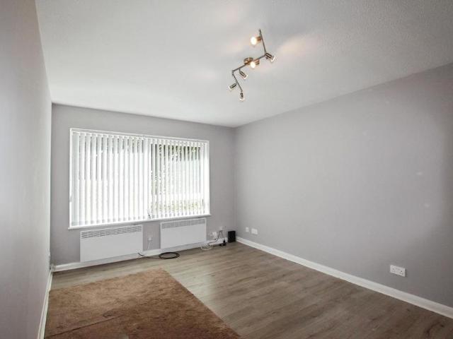 2 bedroom ground floor flat to rent