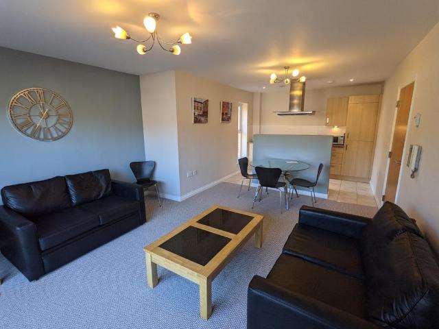 2 bedroom ground floor flat to rent