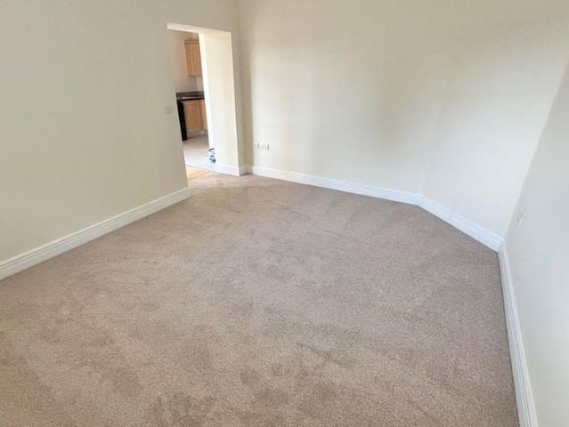 2 bedroom ground floor flat to rent