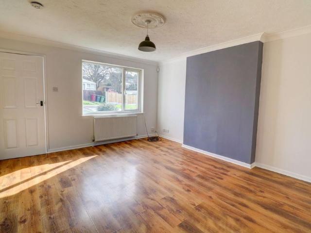 2 bedroom ground floor flat to rent