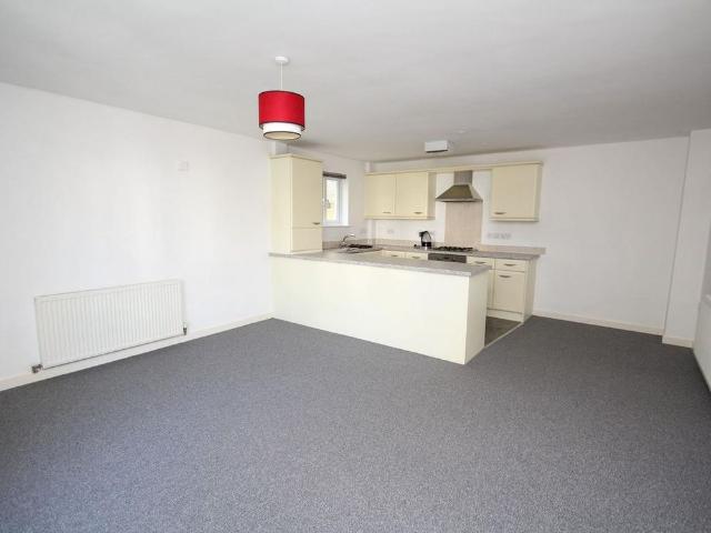2 bedroom ground floor flat to rent