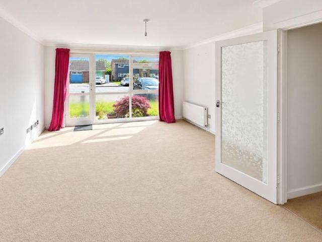 2 bedroom ground floor flat to rent