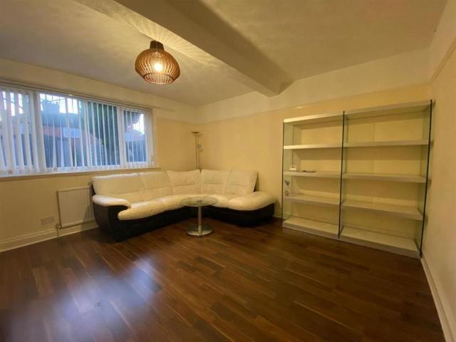 2 bedroom ground floor flat to rent