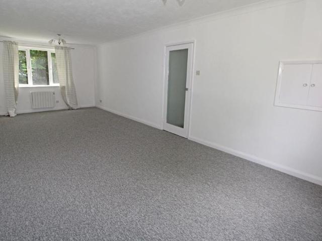 2 bedroom ground floor flat to rent