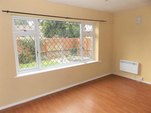 2 bedroom ground floor flat to rent