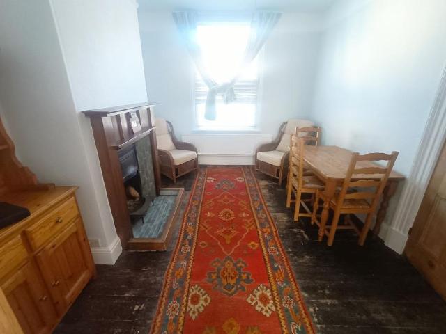 2 bedroom ground floor flat to rent