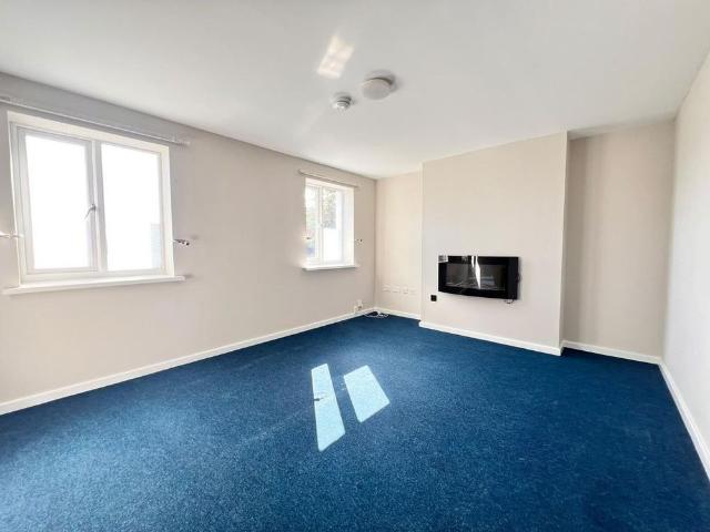 2 bedroom ground floor flat to rent