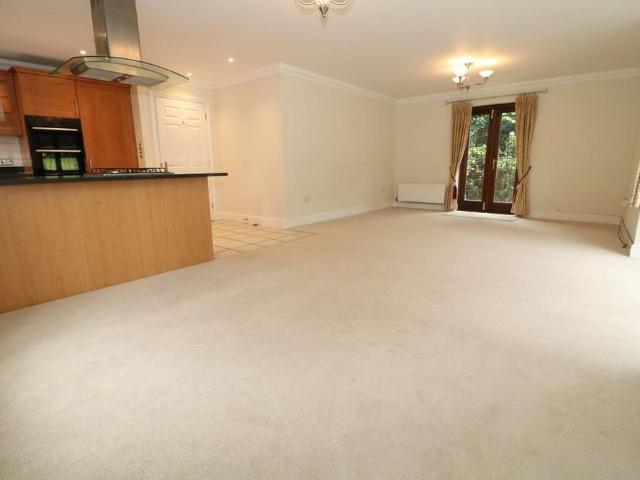 2 bedroom ground floor flat to rent