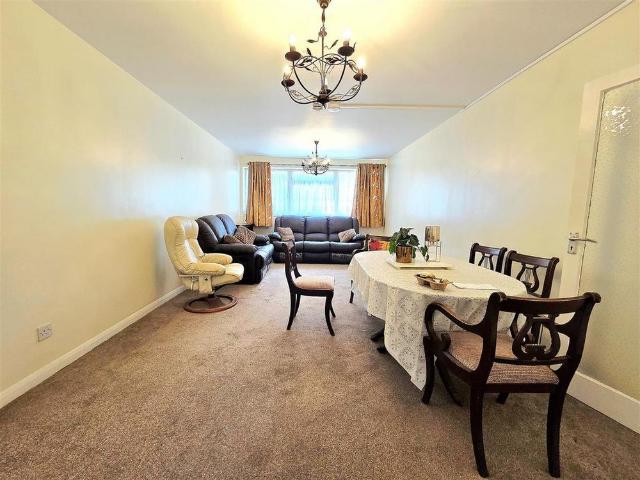 2 bedroom ground floor flat to rent