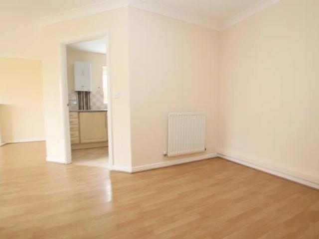 2 bedroom ground floor flat to rent