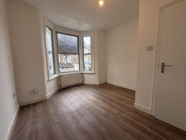 2 bedroom ground floor flat to rent